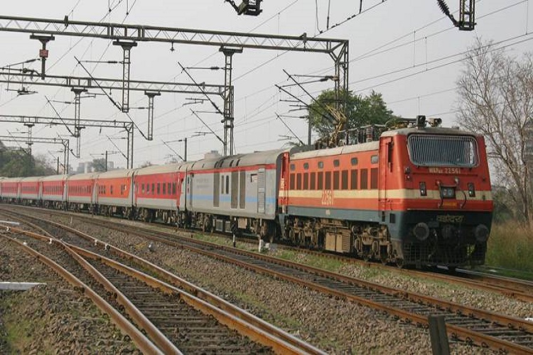 Robbers strike on Rajdhani Express