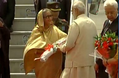 Prime Minister Narendra Modi receives his Bangladesh counterpart Sheikh Hasina (Photo: ANI)