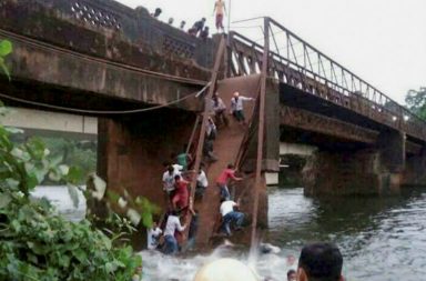Sanvardem Bridge collapse (Photo: PTI)