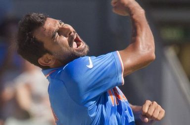 Mohammed Shami loses cool after Pakistani fan abuses Indian players