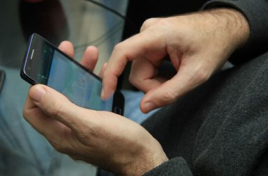 Pilots questioned for WhatsApp chat (Photo Dreamstime)