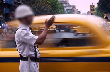 Drunk woman allegedly kissed policeman after getting caught for rash driving