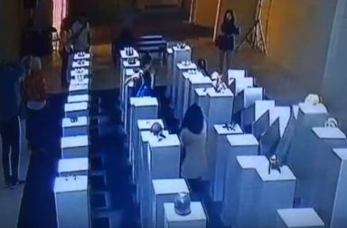 Here's how selfie obsessed woman damages artwork worth $200,000