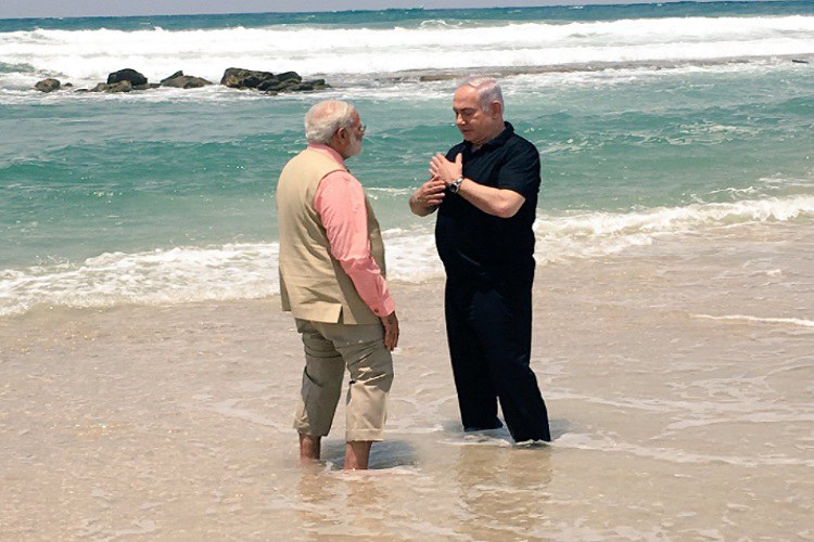 Netanyahu Modi Beach PM Narendra Modi and Benjamin Netanyahu indulge in some beach bromance ...