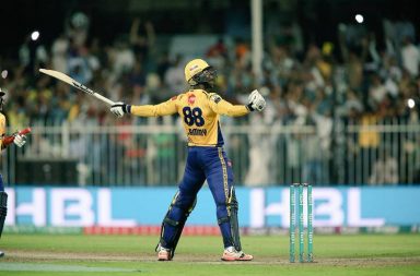 Darren Sammy, Darren Sammy injured, Darren Sammy sixes despite injury, Darren Sammy six-hitting, Darren Sammy PSL cameo, Quetta Gladiators vs Peshawar Zalmi, PSL 2018, Pakistan Super League 2018, Darren Sammy 4-ball 16